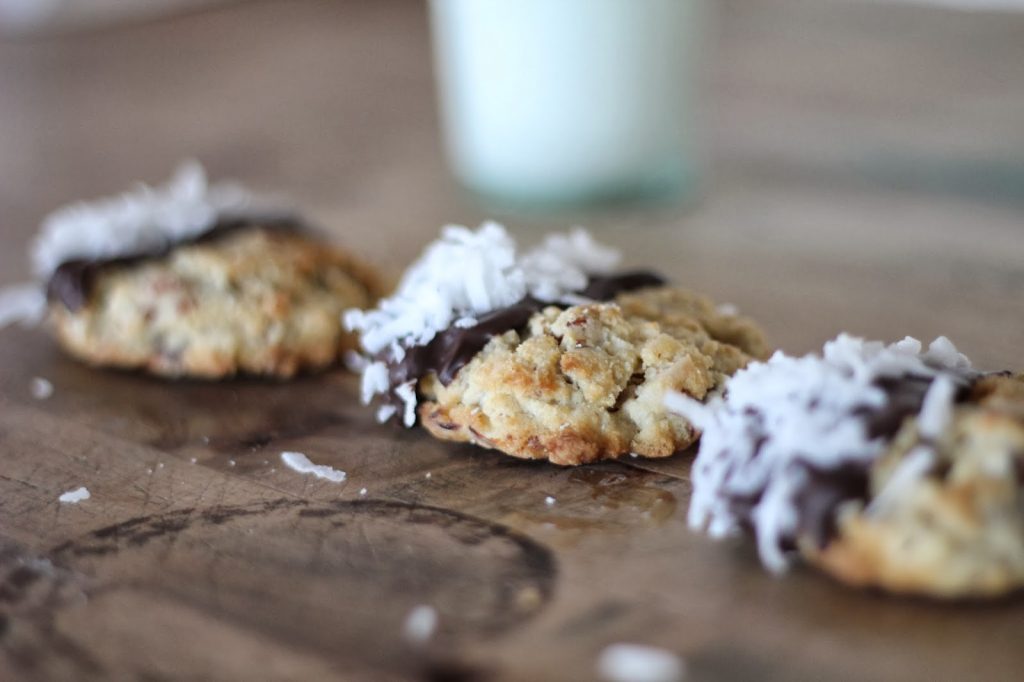 Joyous Almond Cookies