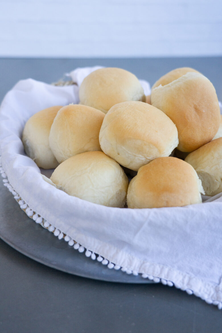 Big Fluffy Pan Dinner Rolls
