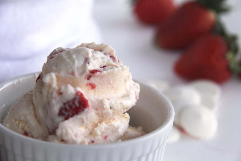 Fresh Strawberry White Chocolate Chunk Ice Cream