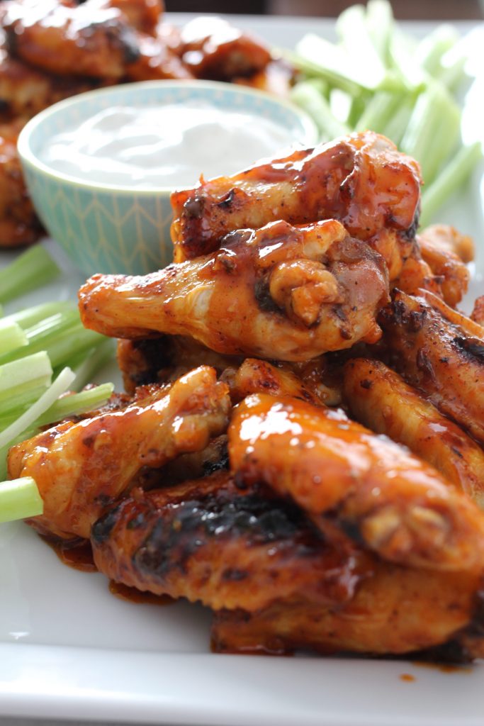 Baked Hot Wings with Creamy Gorgonzola Dipping Sauce