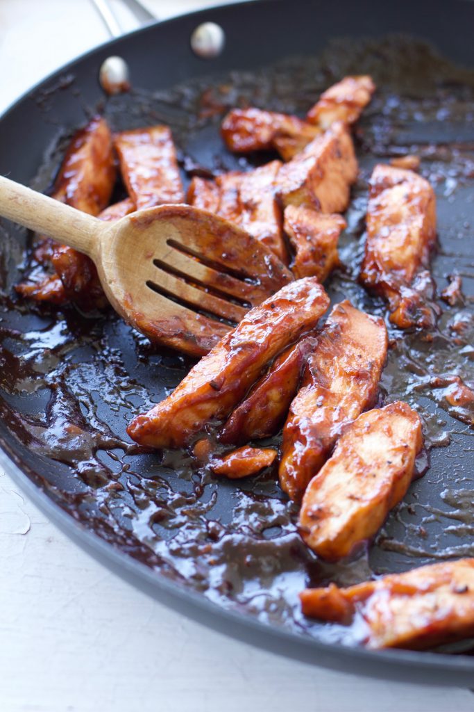 Grilled Chicken and Peach Salad with Caramelized Barbecue Sauce