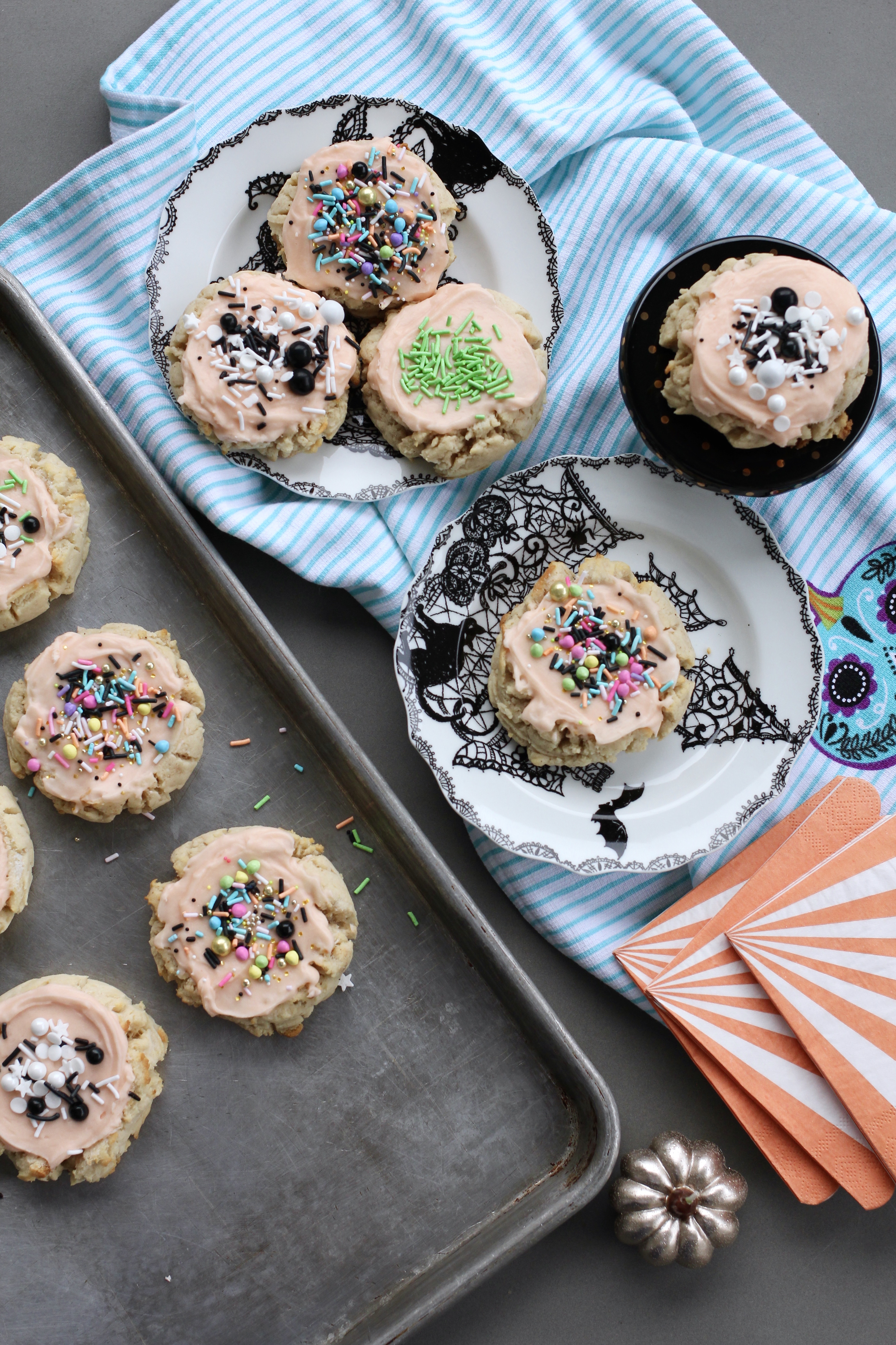 Halloween Swig Cookies - The Baker Upstairs