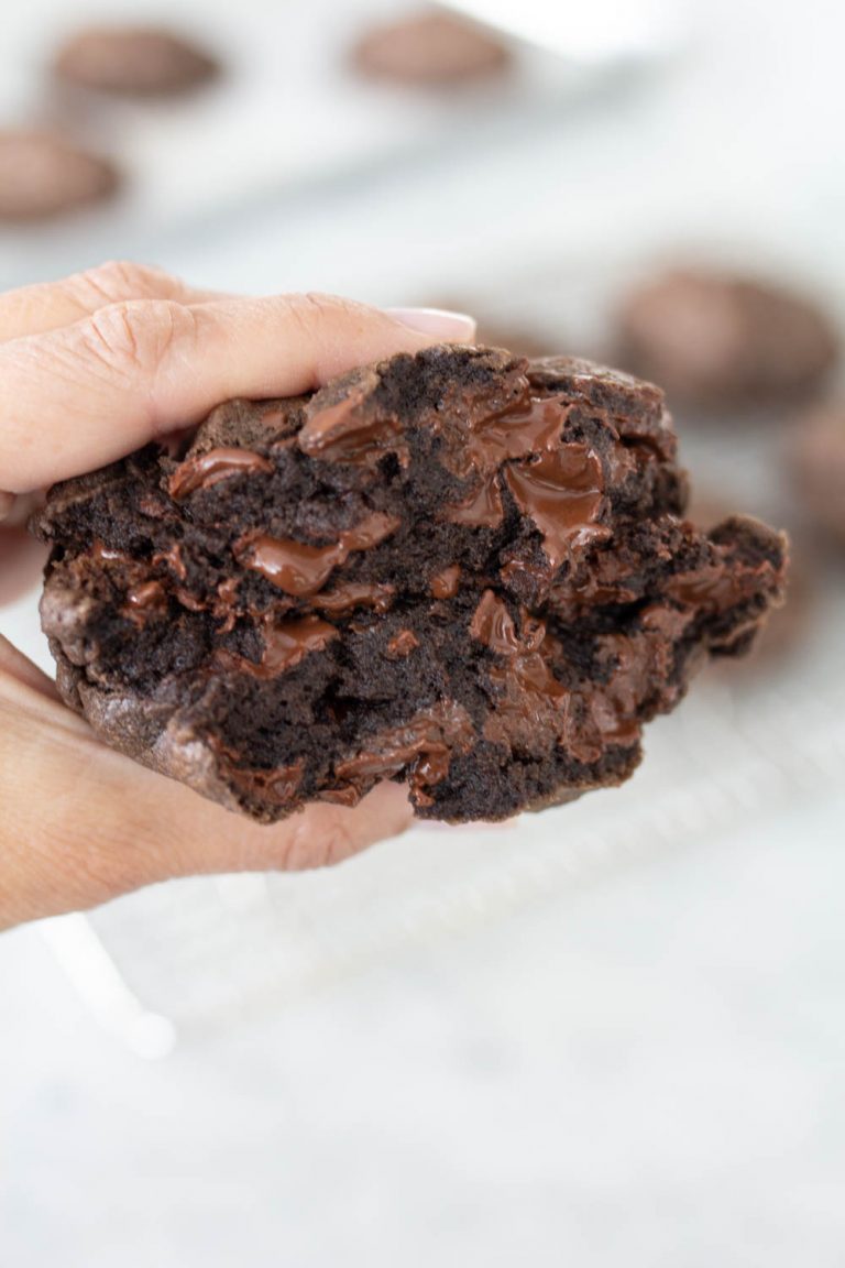 Levain Bakery Dark Chocolate Chocolate Chip Cookie | A Bountiful Kitchen