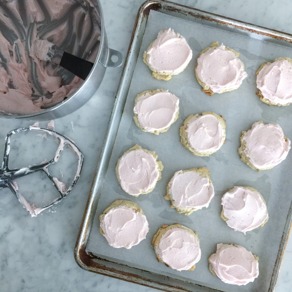 Ice Cream Scoop Cookies - Fabulous Foodie Fake Outs! - Back for Seconds