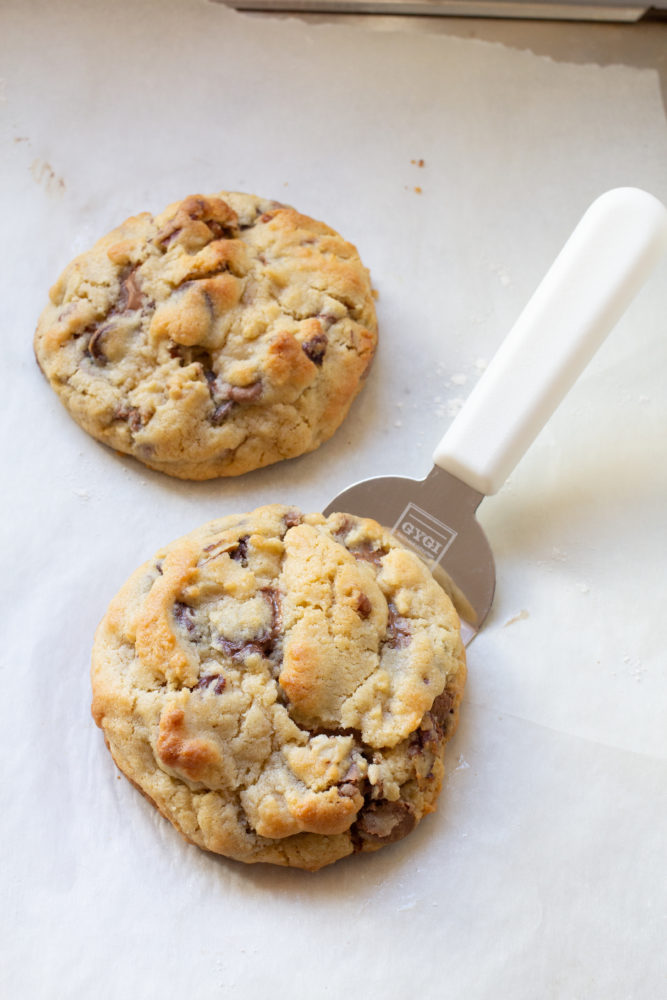 Levain Bakery Copycat Cookie