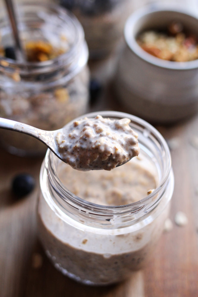 How to make Easy Overnight Oats with Cinnamon and Maple Syrup
