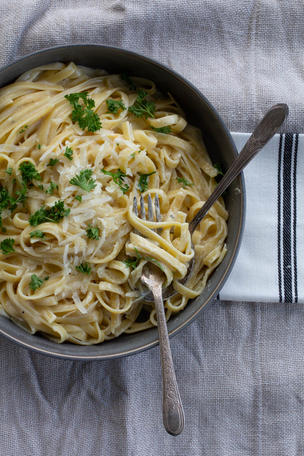 Best Easy Creamy Fettuccine Alfredo | A Bountiful Kitchen