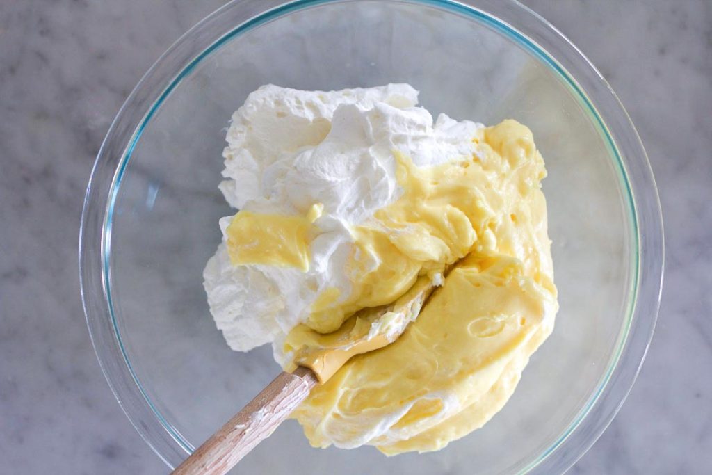 pudding and whipping cream in Jello