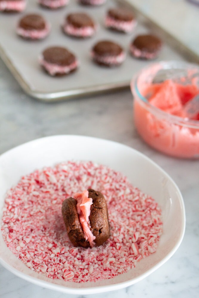 How to make sandwich Christmas cookies