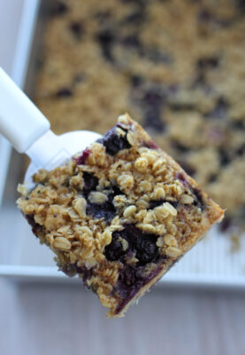 Easy Baked Oatmeal with Blueberries