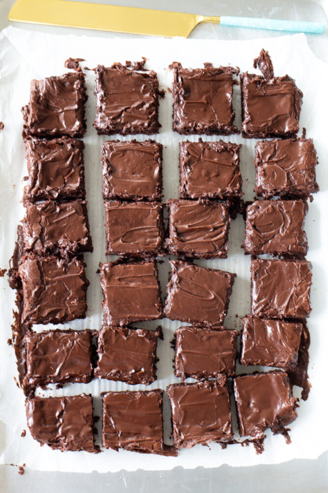 Super Bowl Chocolate Covered Pretzel Brownies – Modern Honey