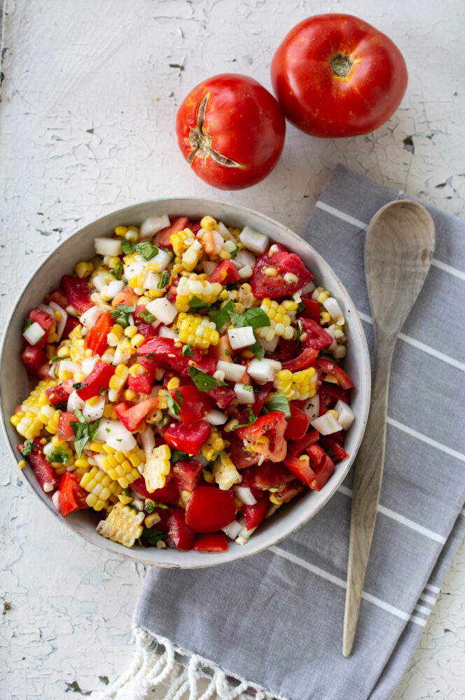 Fresh Corn on the Cob and Tomato Salad