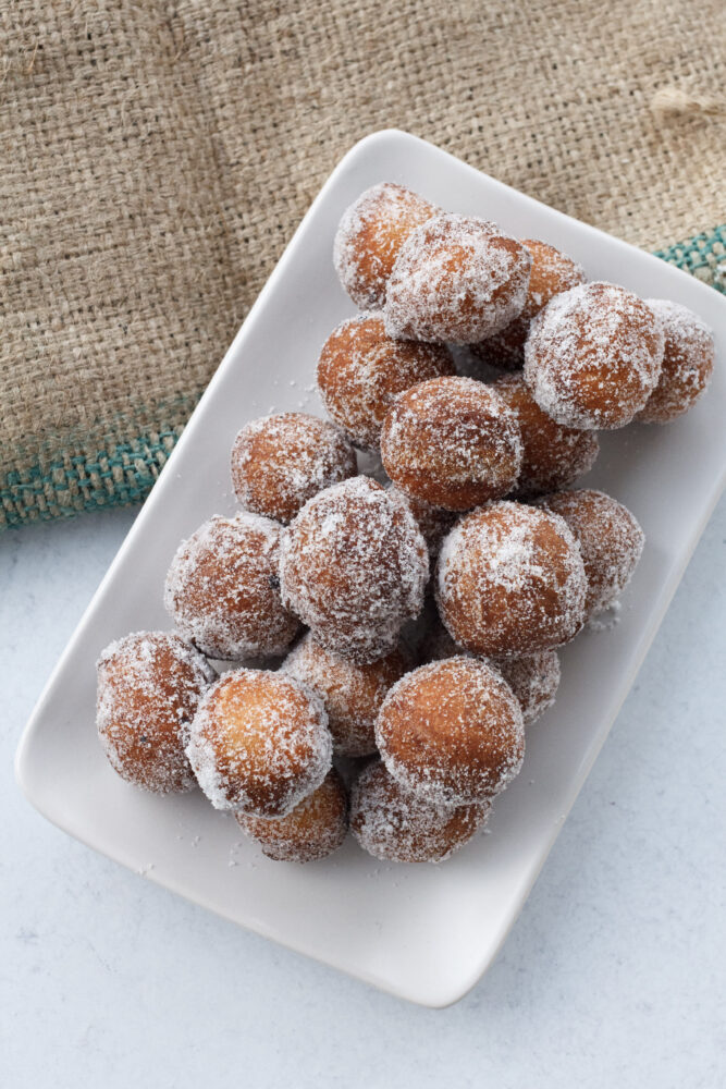 donut holes in sugar