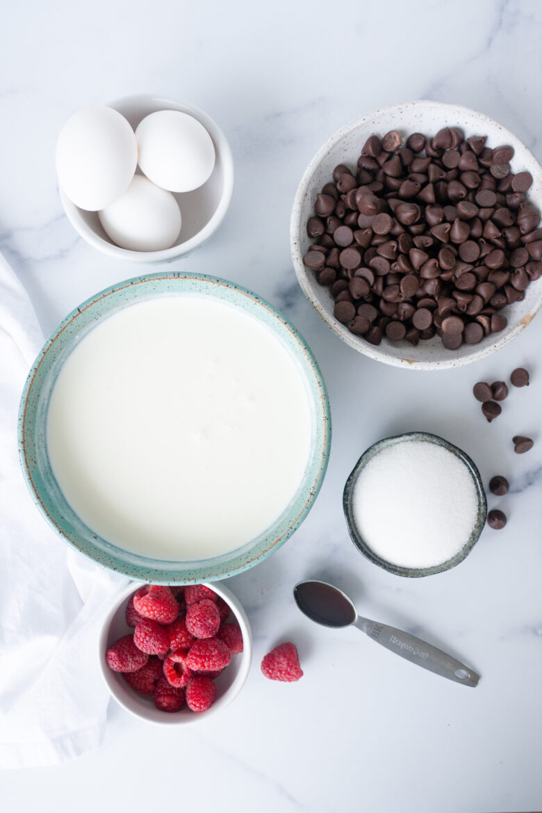 ingredients for easy chocolate mousse