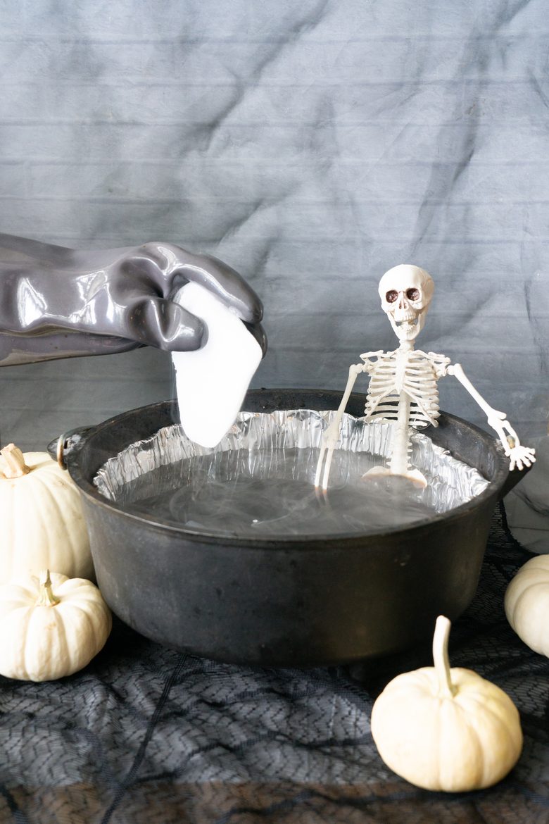 how to use dry ice in root beer
